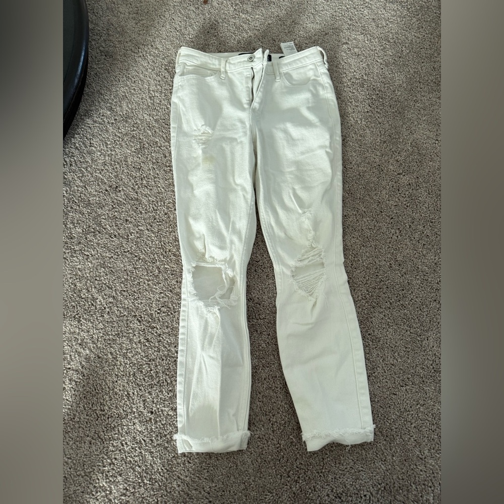 Hollister Women's Cropped Distressed Cream Jeans